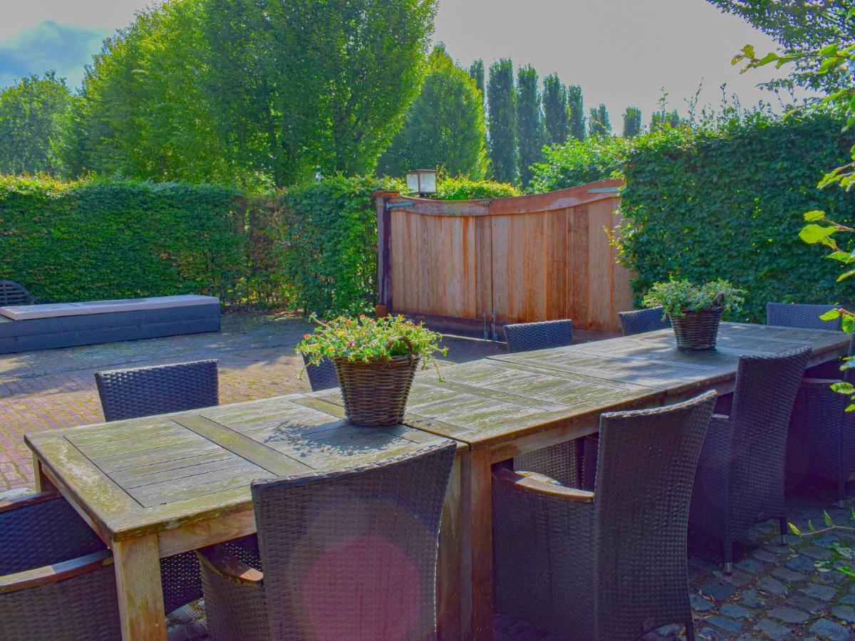 Unique Holiday Home With A Hot Tub Alphen  Exterior foto